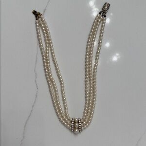 Elegant faux Pearl Necklace
